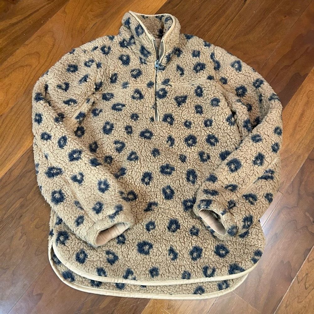 Albercrombie & Fitch women’s leopard‎ print Sherpa jacket in medium